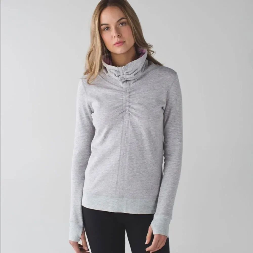 lululemon athletica Light Gray Heather Long Sleeve Pullover with Gathered Front